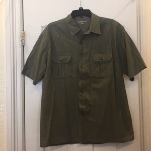 Men’s collar button up s/s shirt olive green